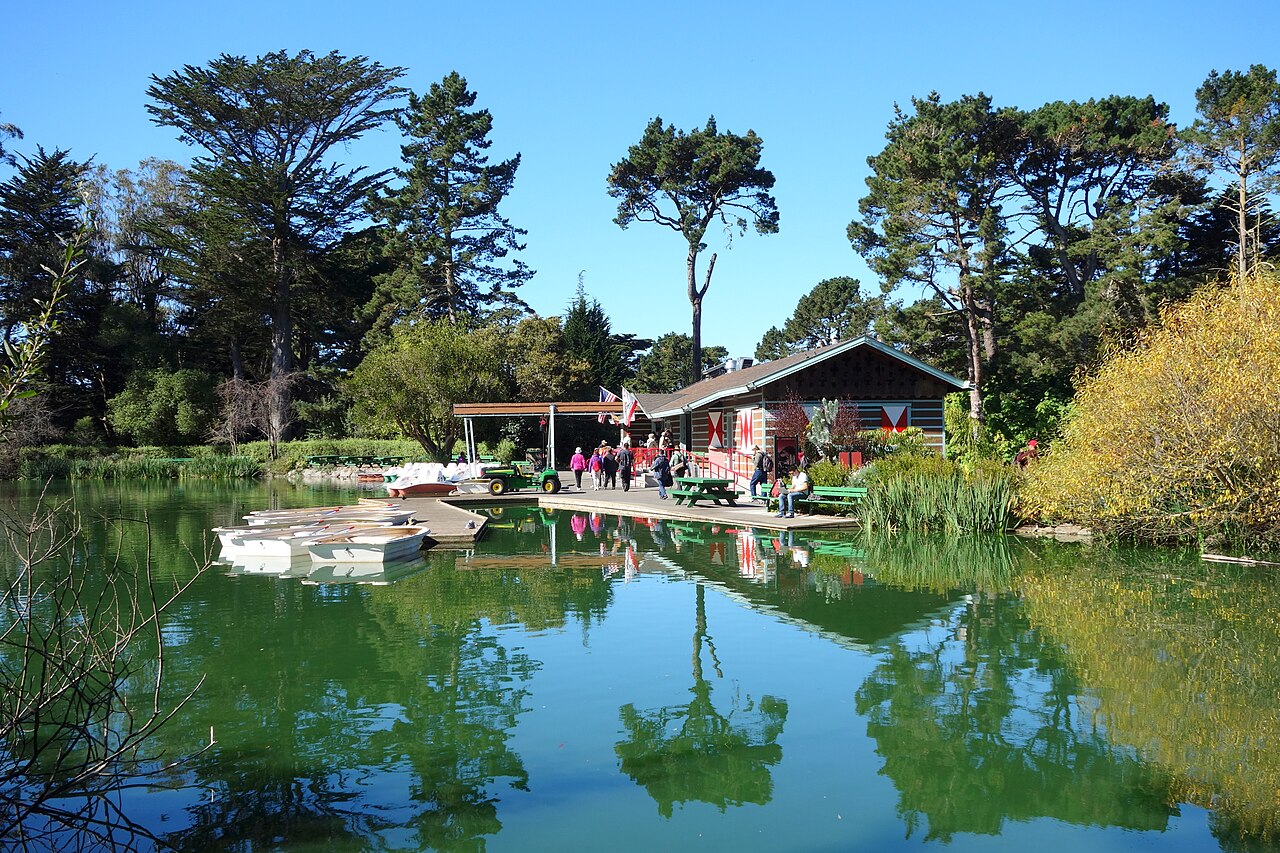 Stow Lake's boathouse in Golden Gate Park — a top dog-walking loop photo